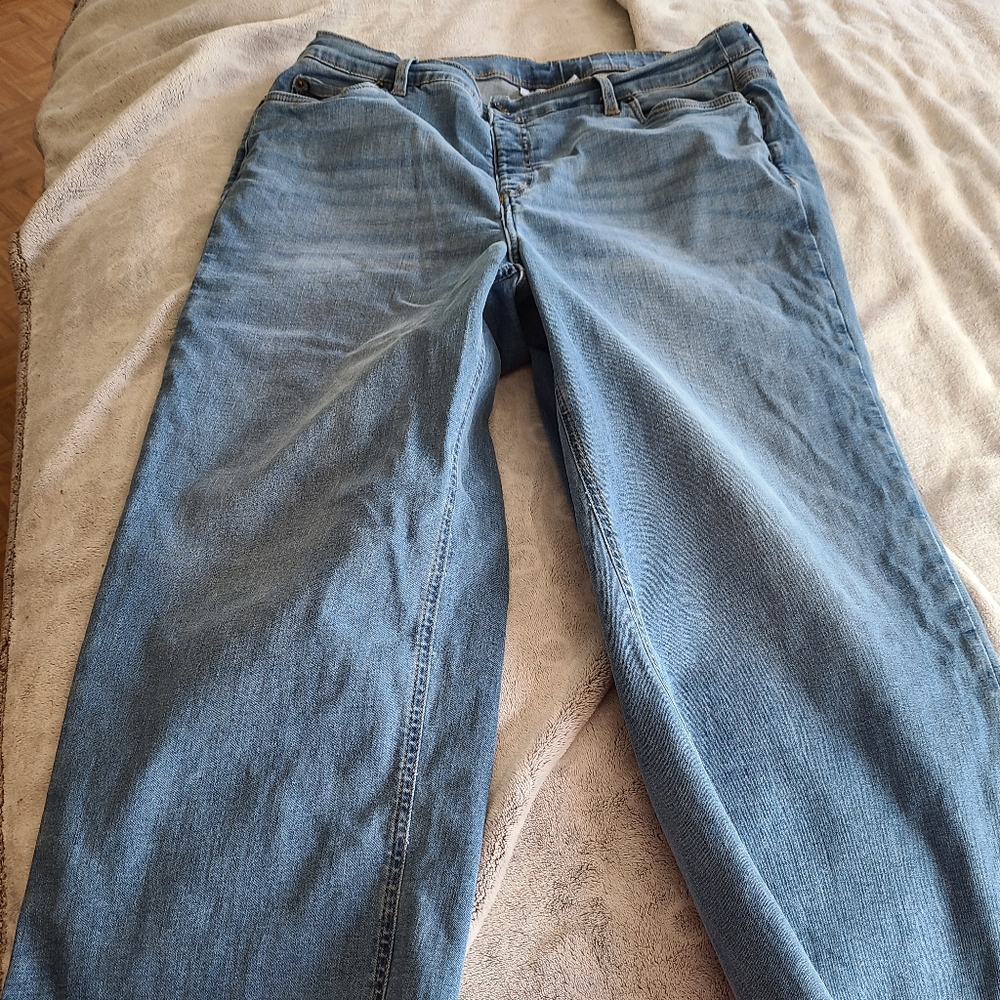 Denim & Co. Easy Stretch Cropped Wide Leg Jeans With Fray